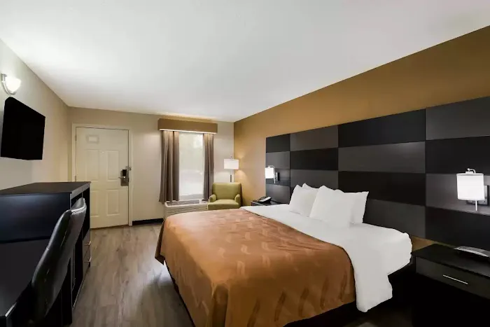 Quality Inn Johnson City I-26 exit 17 4