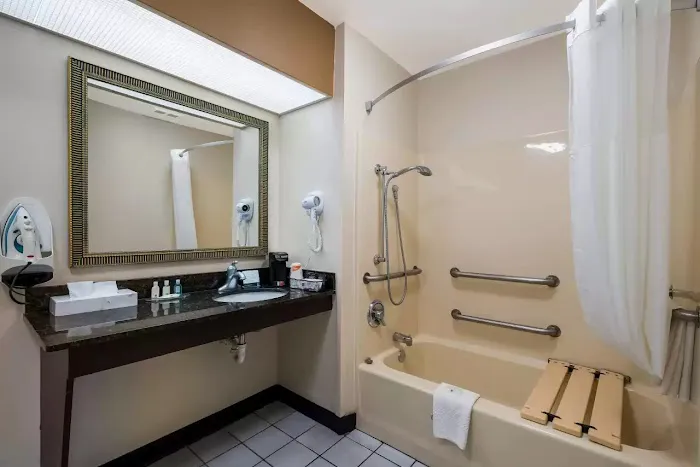 Quality Inn Johnson City I-26 exit 17 4