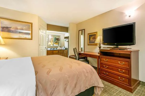 Quality Inn Johnson City I-26 exit 17 4