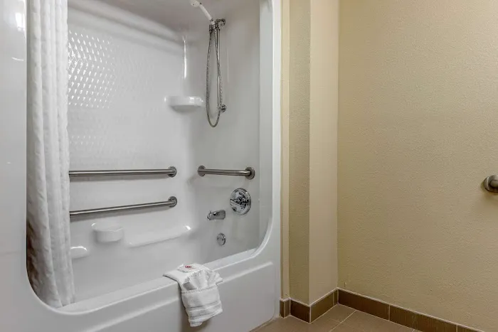 Comfort Suites Johnson City near University 4