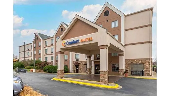 Comfort Suites Johnson City near University 4