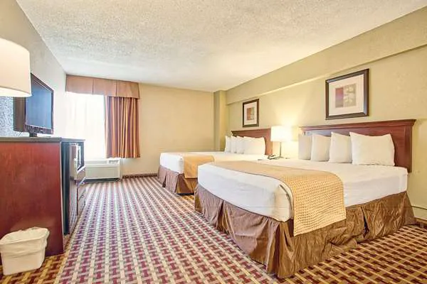 Days Inn & Suites by Wyndham Johnson City 4