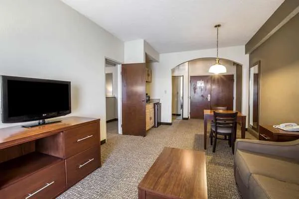 Quality Suites 4