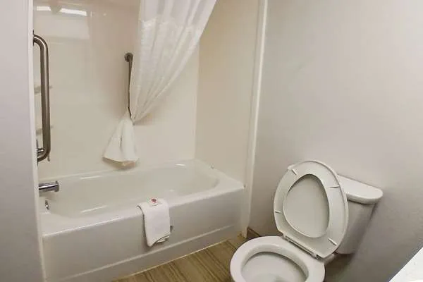 Comfort Inn 3