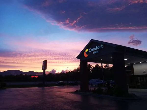 Comfort Inn 3
