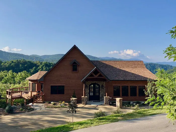 Hidden Vista Lodge - Vacation Rental with Greybeard Rentals 4