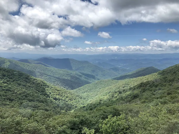 Hidden Vista Lodge - Vacation Rental with Greybeard Rentals 4