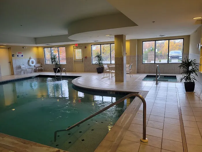 Hampton Inn Dandridge 4