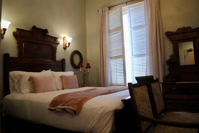 The Lodge at Old City Hall 4