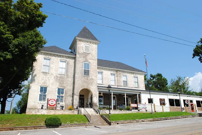 The Lodge at Old City Hall 4