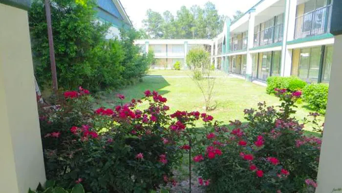 Super Inn & Suites by OYO Milledgeville 4