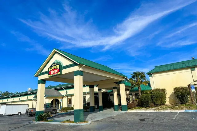 Super Inn & Suites by OYO Milledgeville 4