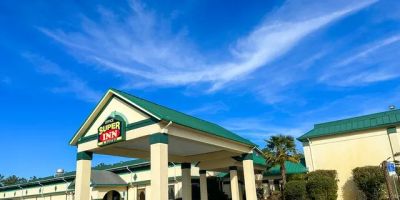 Super Inn & Suites by OYO Milledgeville