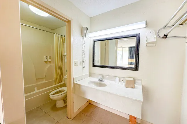 Super Inn & Suites by OYO Milledgeville 4