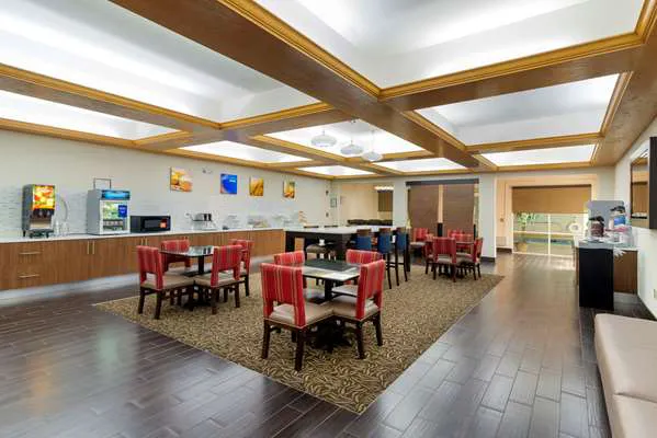 Comfort Suites Milledgeville 4