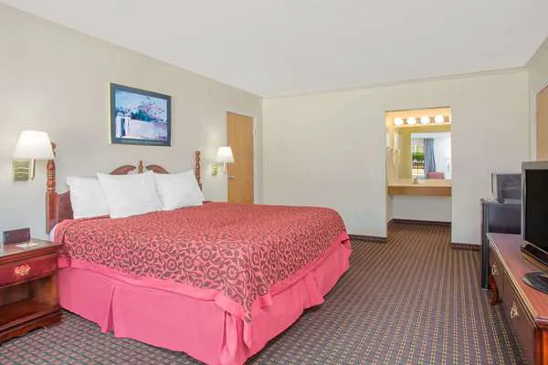 Days Inn by Wyndham Milledgeville 4
