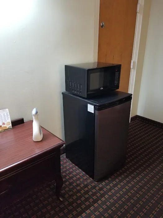 Days Inn by Wyndham Milledgeville 4