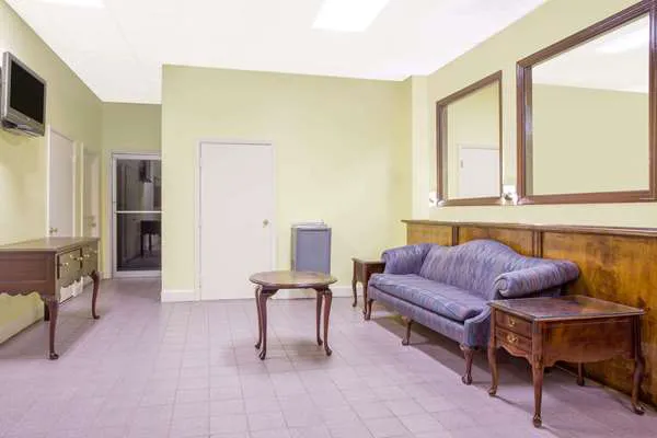 Days Inn by Wyndham Milledgeville 4