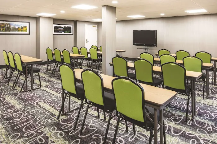 La Quinta Inn & Suites by Wyndham Milledgeville 4