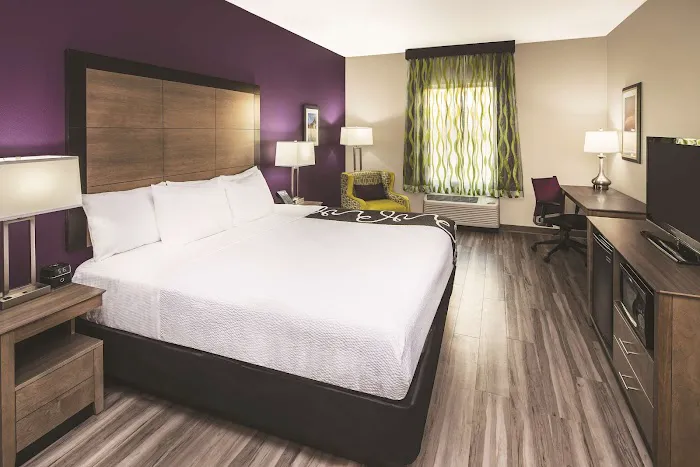 La Quinta Inn & Suites by Wyndham Milledgeville 4