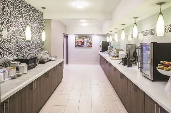 La Quinta Inn & Suites by Wyndham Milledgeville 4