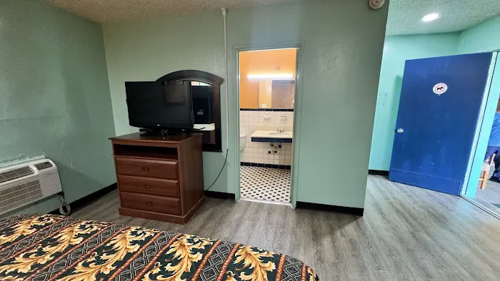 Economy Inn 4
