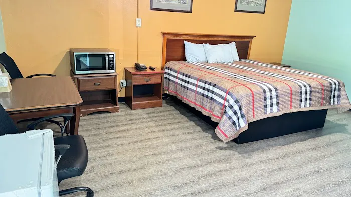 Economy Inn 4