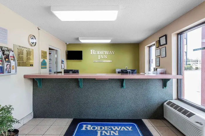 Rodeway Inn 4