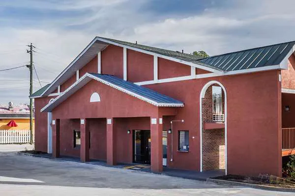 Rodeway Inn 4