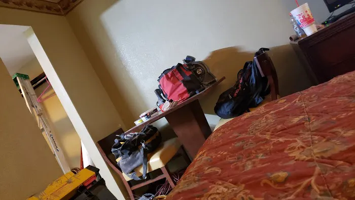 Budget Inn Express 4