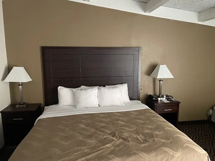 Quality Inn 4