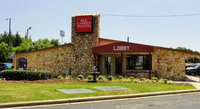 Red Carpet Inn & Suites 4