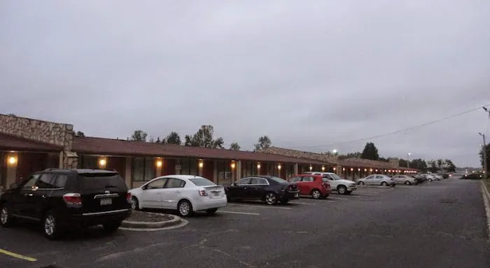 Red Carpet Inn & Suites 4