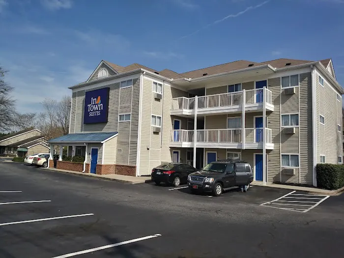 InTown Suites Extended Stay Greenville SC - Wade Hampton 4