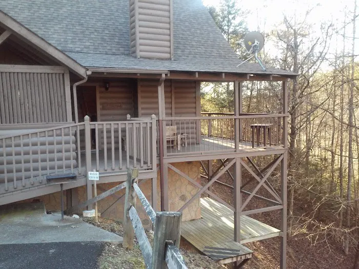 Country Pines Log Home Resort 4