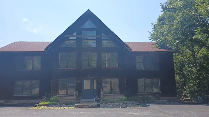 Smoky Pines Lodge 4