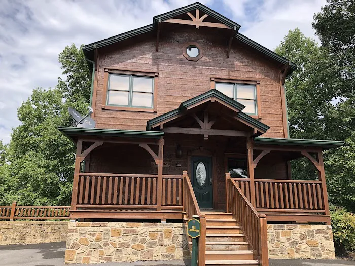 The Treehouse Cabin 4