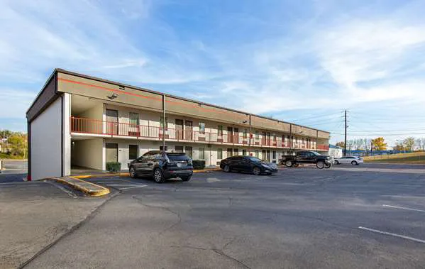 Super 8 by Wyndham Kingsport 4