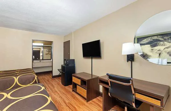 Super 8 by Wyndham Kingsport 4