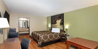 Super 8 by Wyndham Kingsport
