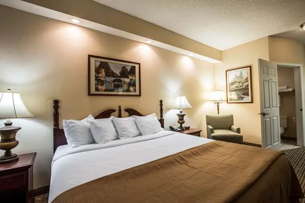 Quality Inn 4
