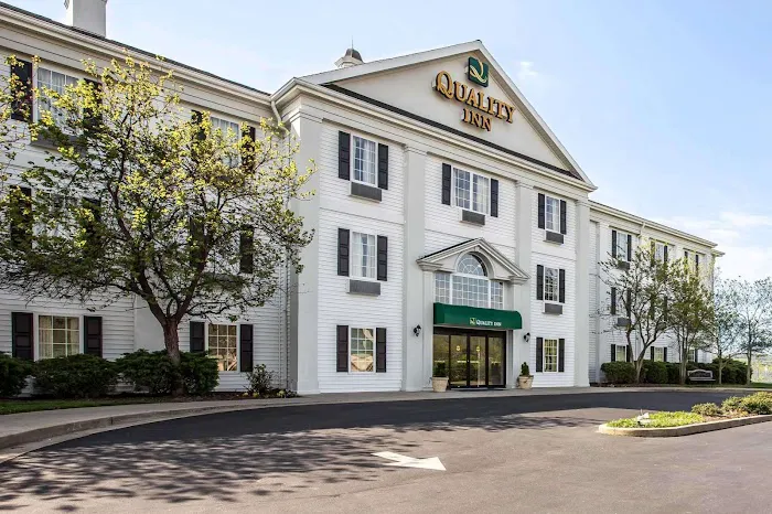 Quality Inn 4
