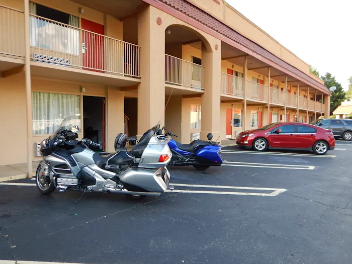 Americas Best Value Inn Marion, NC 4