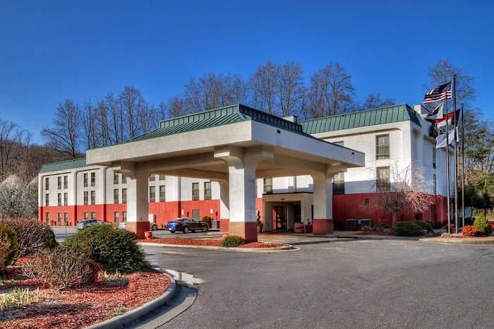 Hampton Inn Marion 4