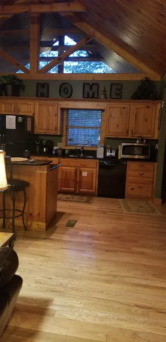 Riversong Romance 2 Bedroom Home with Hot Tub 4