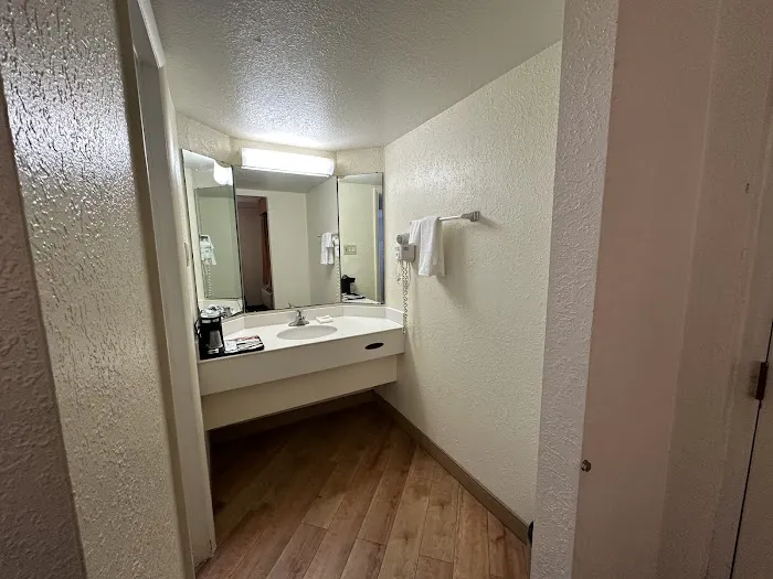 Econo Lodge Augusta North - Washington Road 4