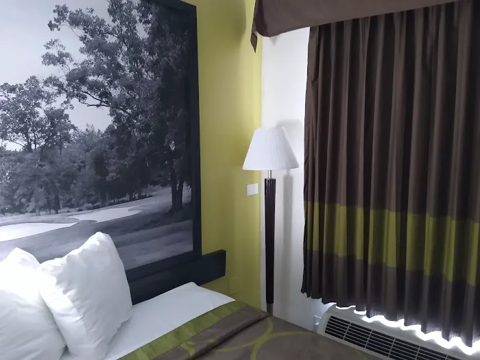 Super 8 by Wyndham Augusta 4