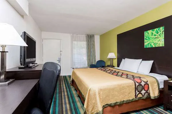 Super 8 by Wyndham Augusta 4