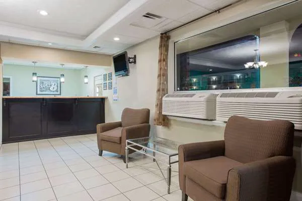 Super 8 by Wyndham Augusta 4