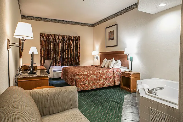 Rodeway Inn 4